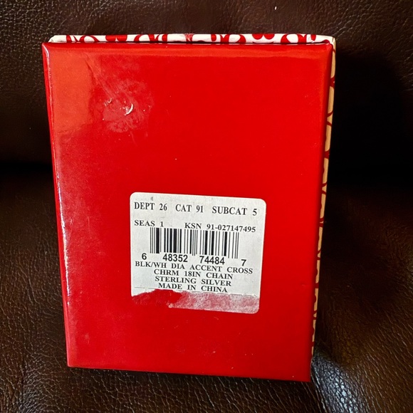 Sterling silver 18” chain and genuine diamond accent cross NIB - Picture 4 of 4